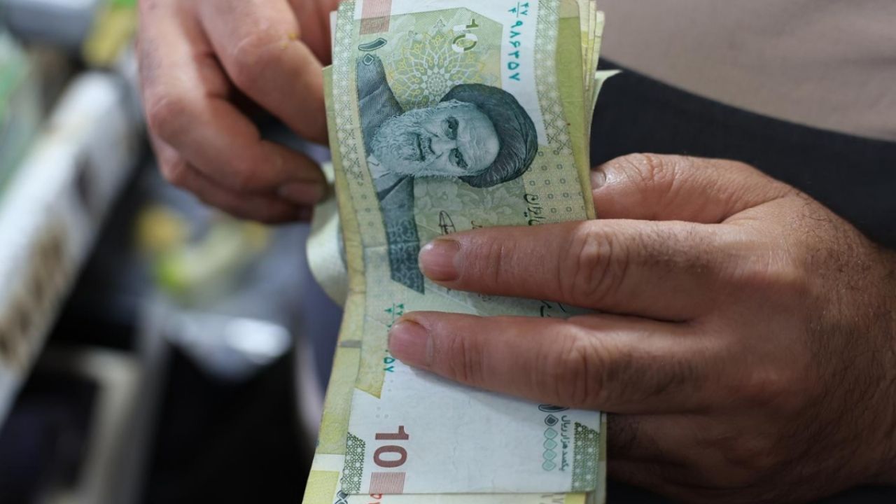 Irán enfrenta crisis económica en medio del bloqueo de Ormuz, asegura expertos