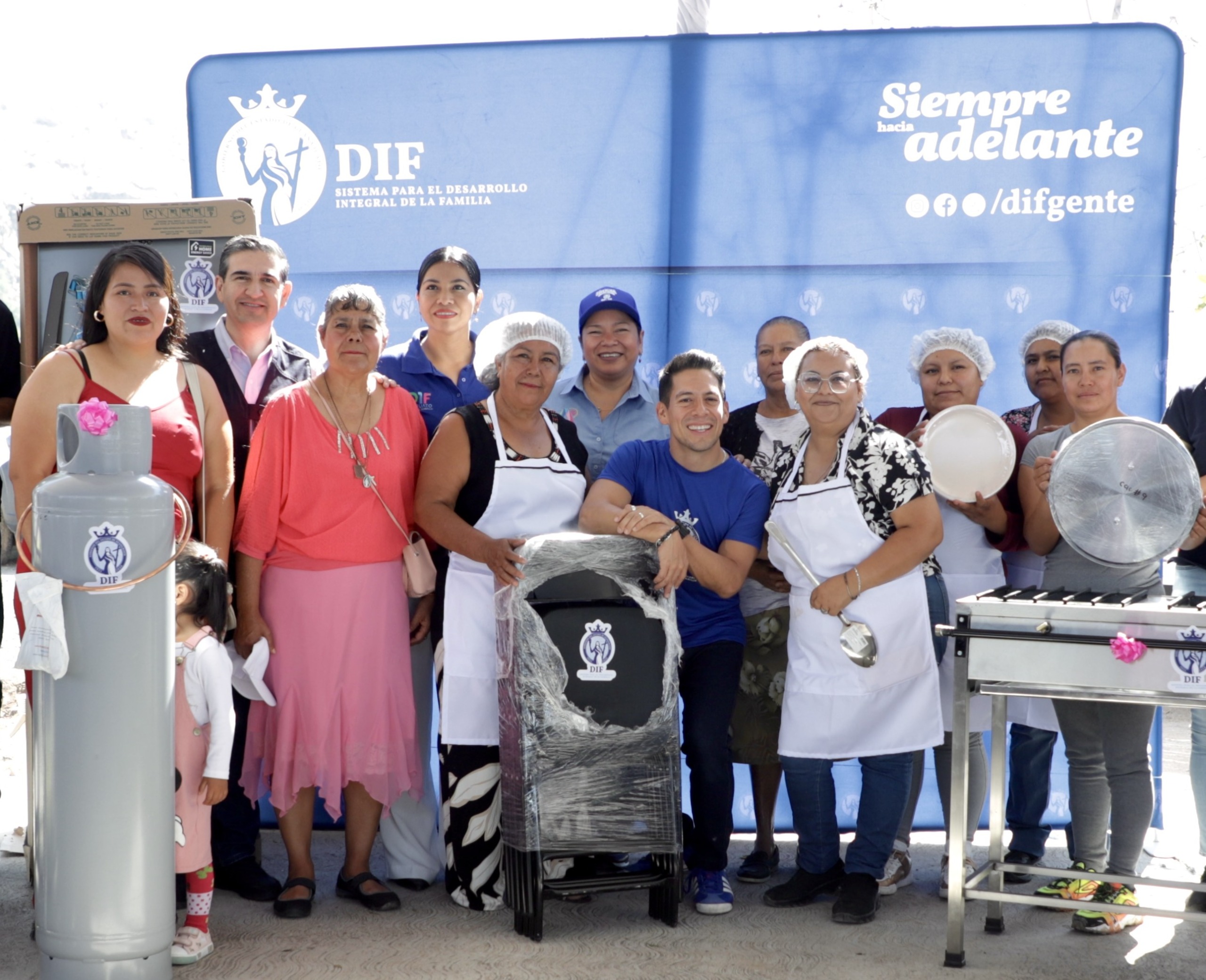 Irapuato recibe equipamiento para comedor escolar a cargo de DIF Estatal