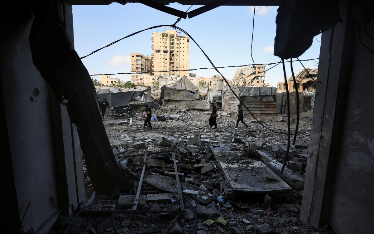 Israel intensifica bombardeos en Gaza contra líder militar de Hamás