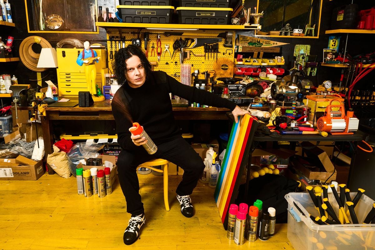 Jack White estrena su obra artística en galería de Londres