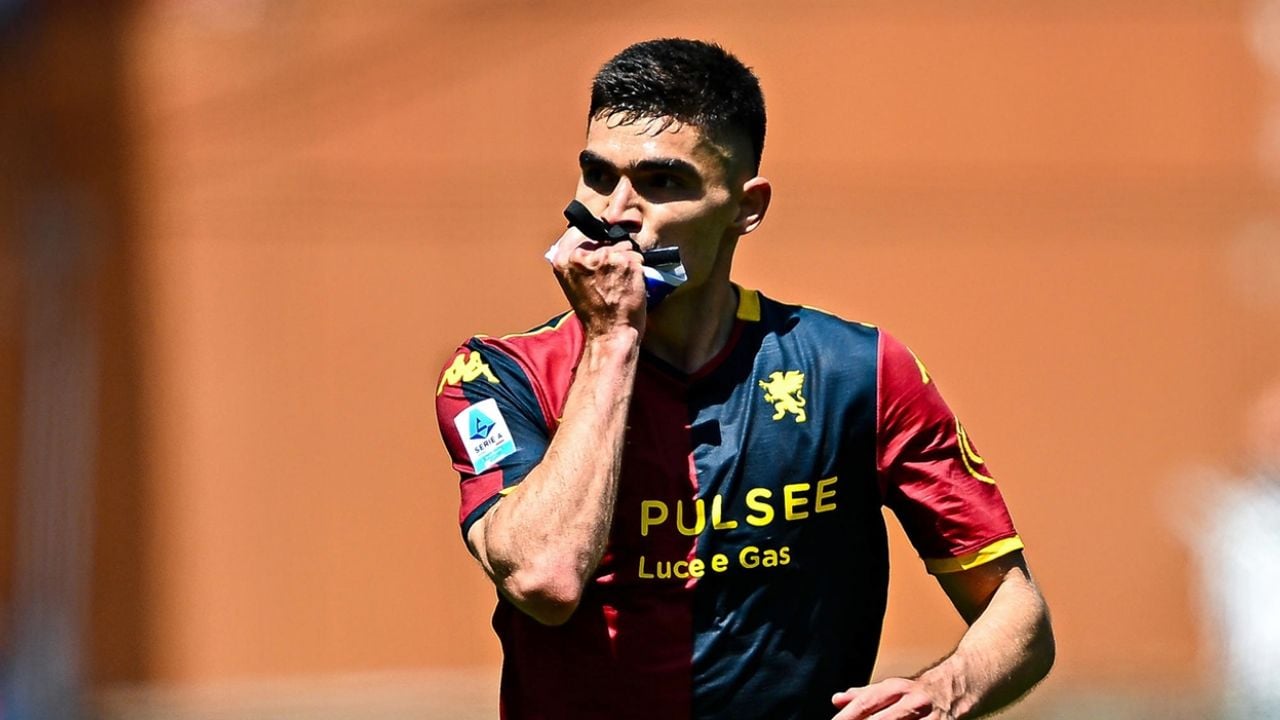 Johan Vásquez anota para el Genoa en derrota ante el Milan