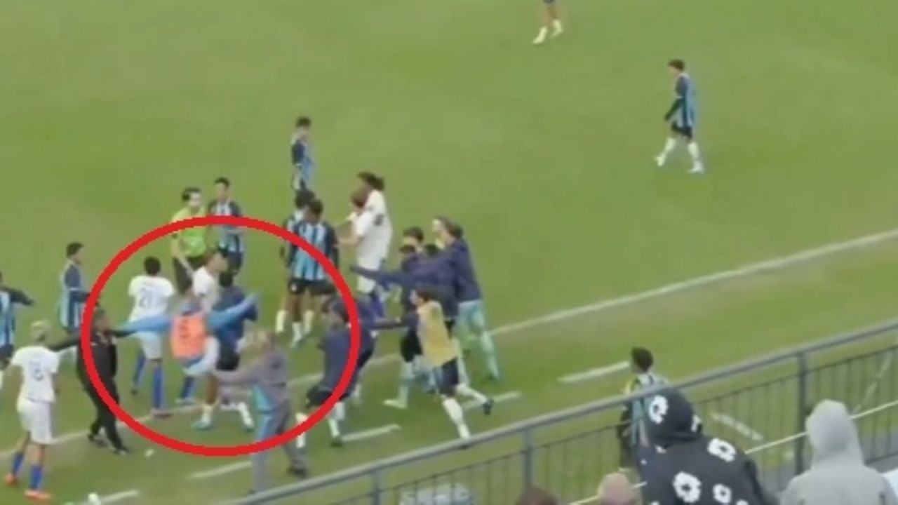 Jugador sorprende con patada voladora en batalla campal Sub-17 en Brasil