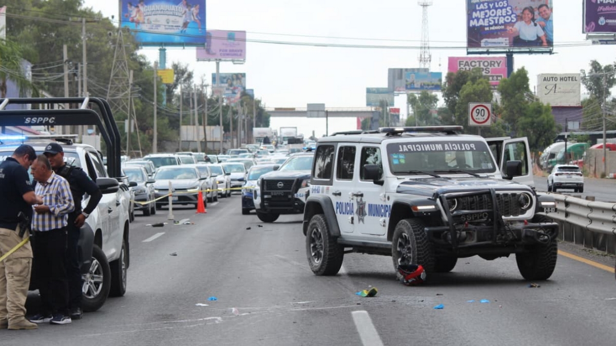León: Choque fatal de moto contra patrulla en la colonia X de León