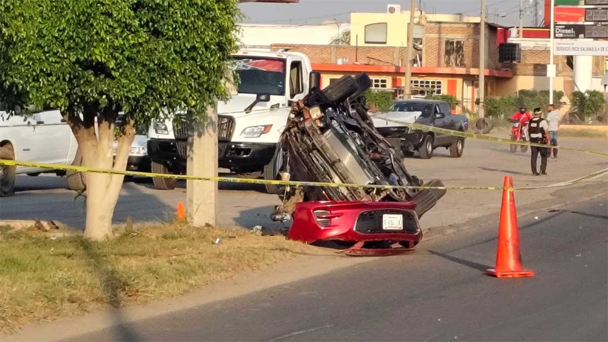 León: Volcadura en la León-Silao causa un muerto y un herido grave