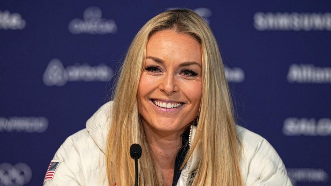Lindsey Vonn, la esquiadora que enfrentó una fractura grave, sigue indecisa sobre su futuro.