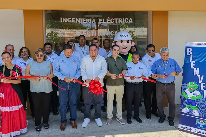 Manuel Esquivel asiste a inauguración del nuevo edificio de Electromecánica en La Cruz
