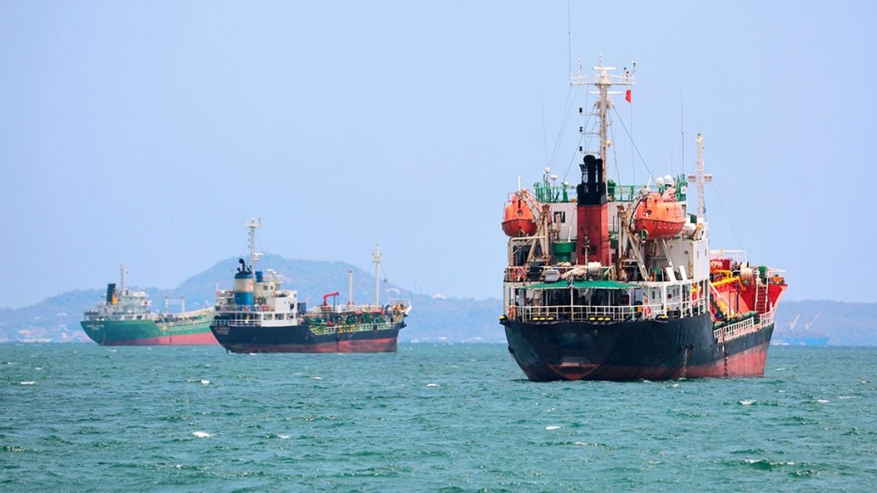 Más de 20 mil tripulantes y 1,500 buques varados en el Golfo Pérsico