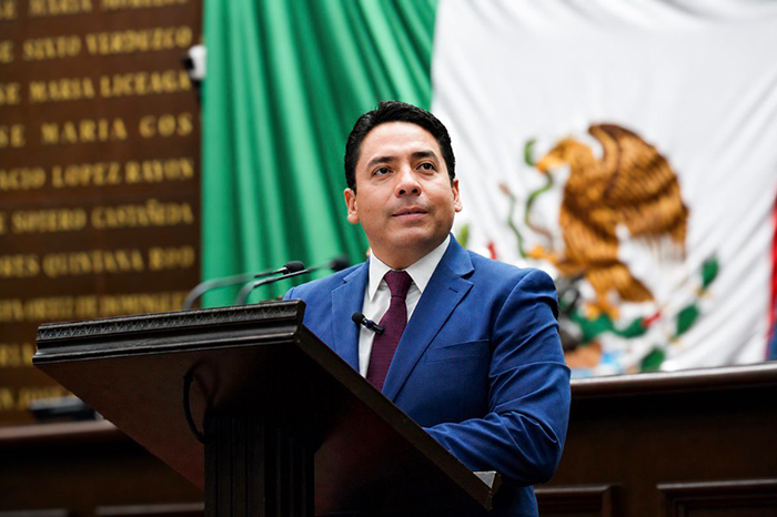 Michoacán asegura apoyo tanatológico a menores mediante iniciativa de Iván Vera