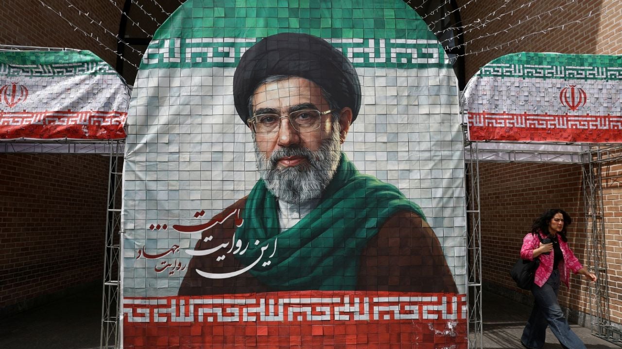 Mojtaba Jamenei prohíbe exportación de uranio en Irán, según Reuters