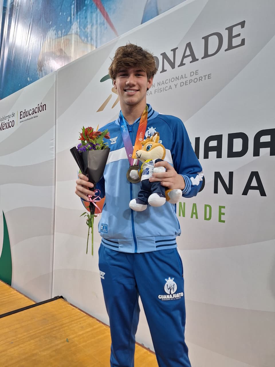 Natación en [Municipio]: Primeras medallas destacan logros deportivos