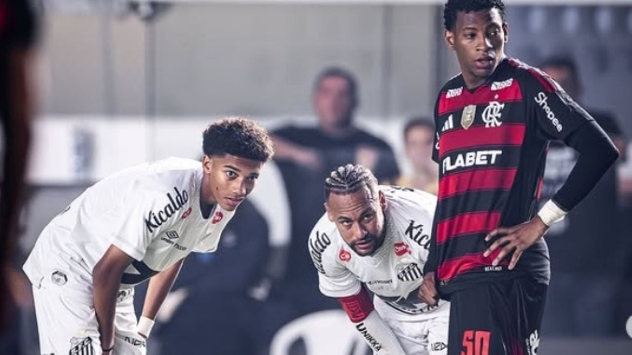 Neymar se disculpa con hijo de Robinho tras incidente en el partido