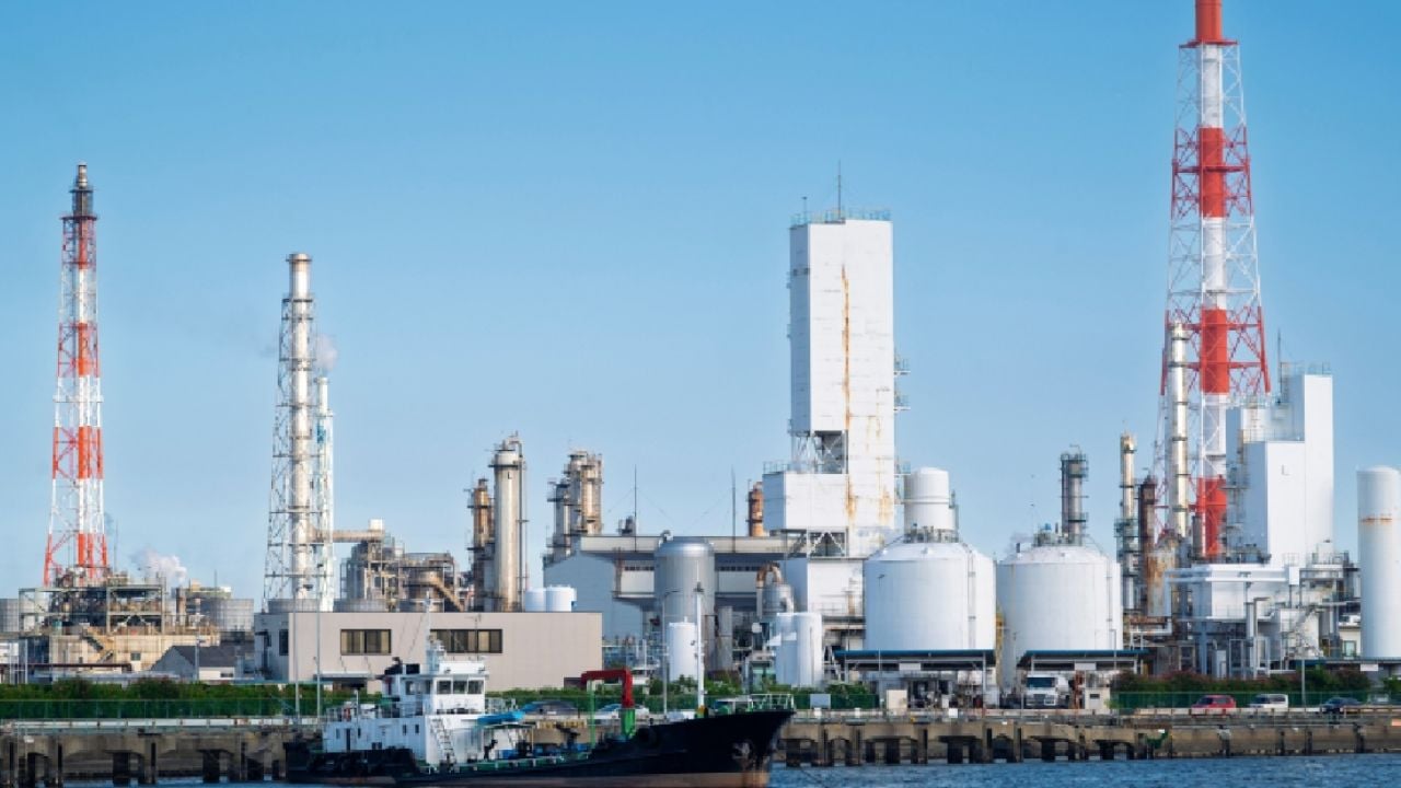 Refinería japonesa en Tokio recibirá crudo ruso por conflicto EU-Irán