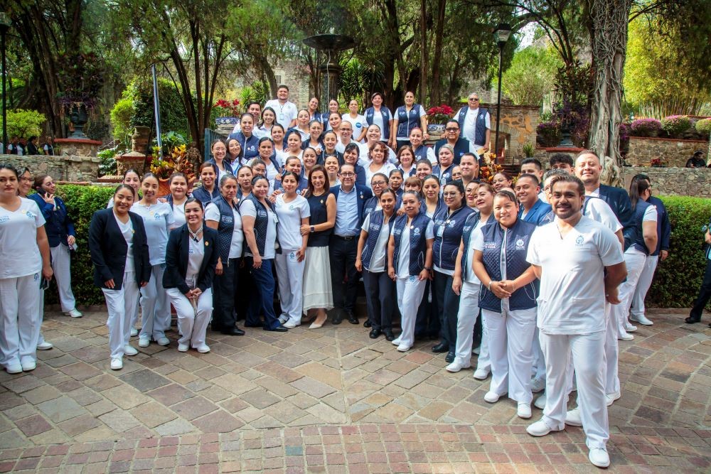 SSG incorpora más de 8 mil enfermeros para atención médica en [Ciudad/Estado]