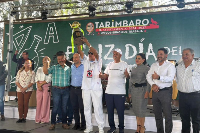 Tarímbaro conmemora el Día del Maestro en emotivo homenaje a docentes