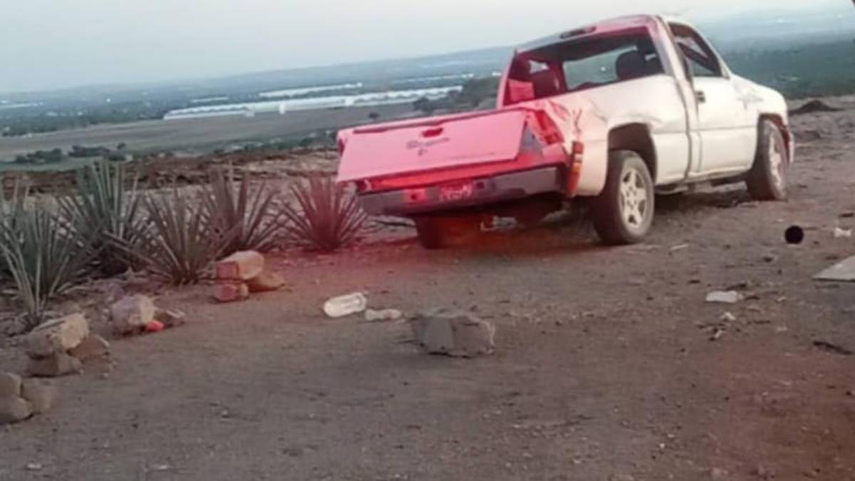 Tlaxcala: Vuelca camioneta y fallece un hombre