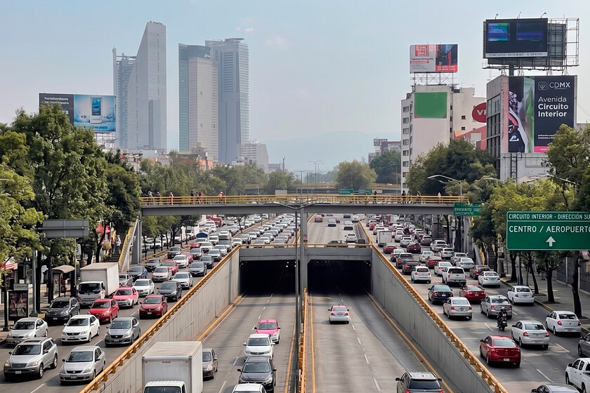 Vehículos Prohibidos en CDMX y Área Metropolitana: Normativa y Modelos Afectados