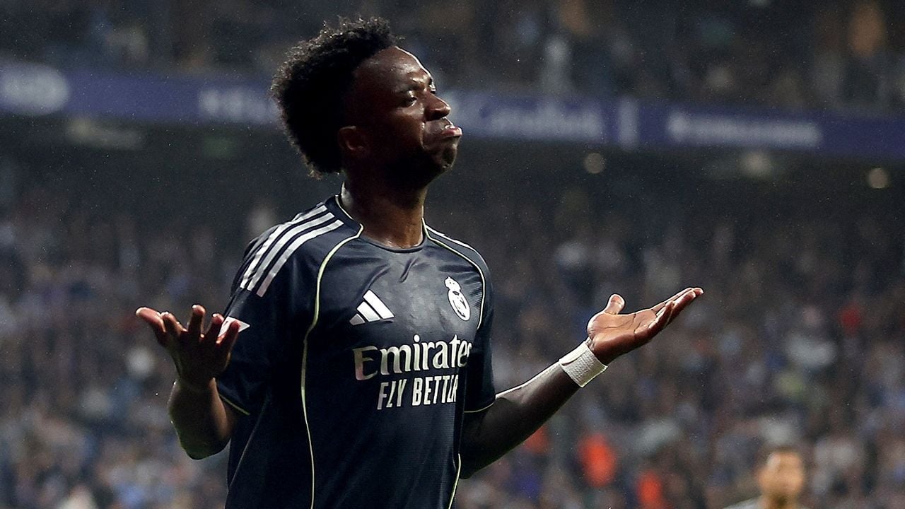 Vinícius brilla con dos goles y frena la fiesta del Barcelona