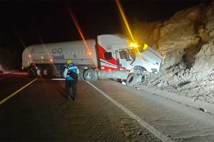 Accidente en autopista Siglo XXI afecta circulación en Michoacán