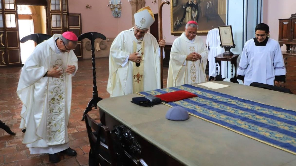 Cambios de sacerdotes en León: Impacto en tu colonia y templos locales