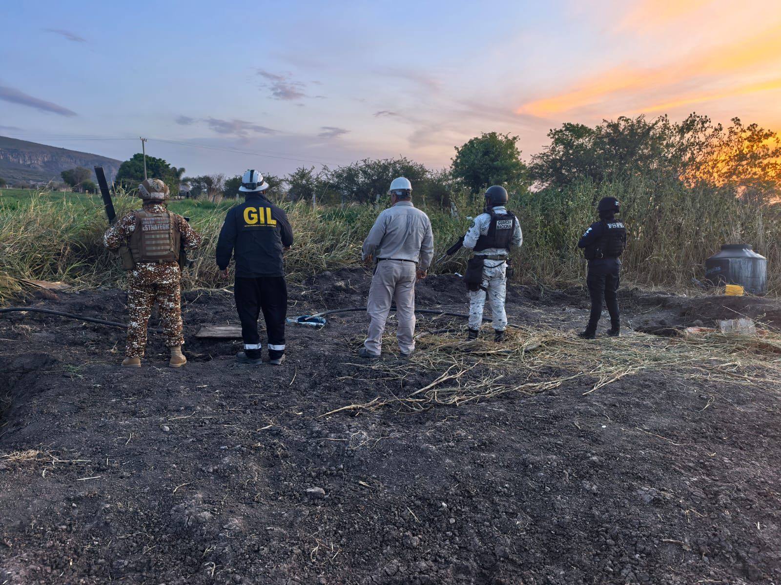 Celaya asegura toma clandestina y combustible en cisternas enterradas