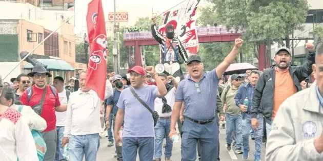 Ciudad de México: CNTE toma instalaciones de afores en la capital