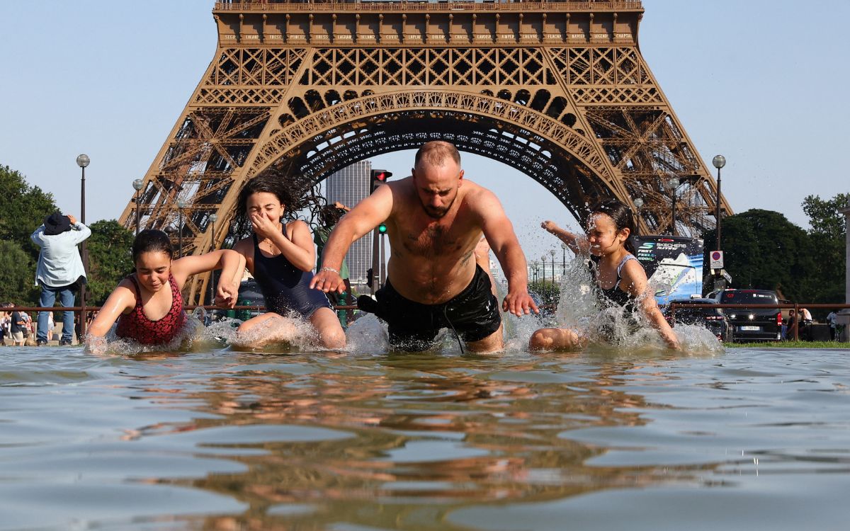 Francia ajusta horario de exposiciones ante ola de calor extremo