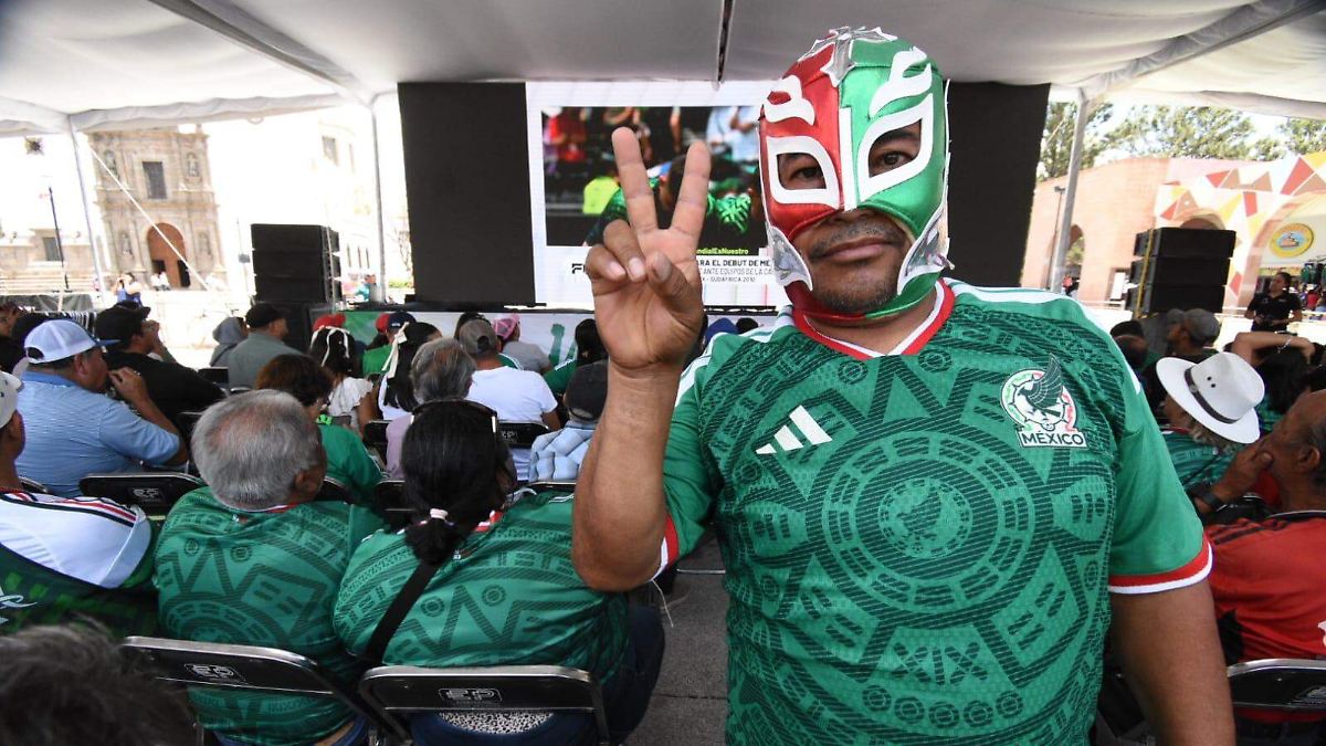 Irapuato celebra el debut de México en el Mundial en la Plaza  Miguel Hidalgo