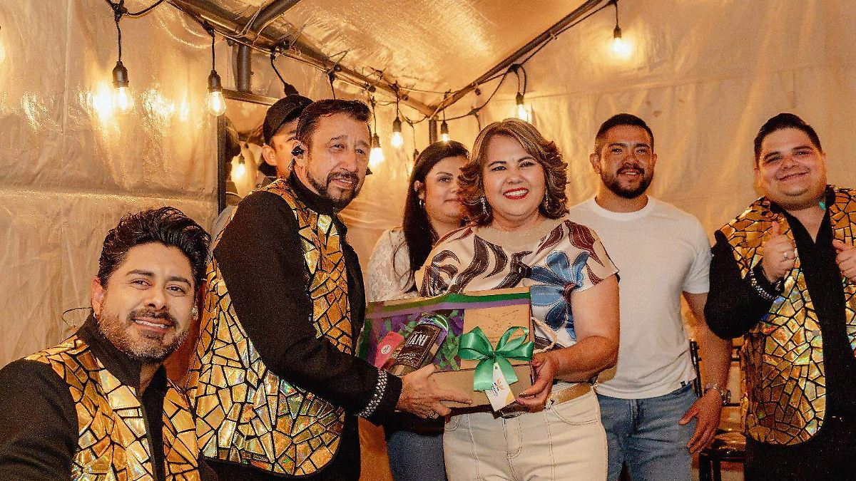 Irapuato: Laura Villalpando reconoce a Pequeños Musical en Huanímaro