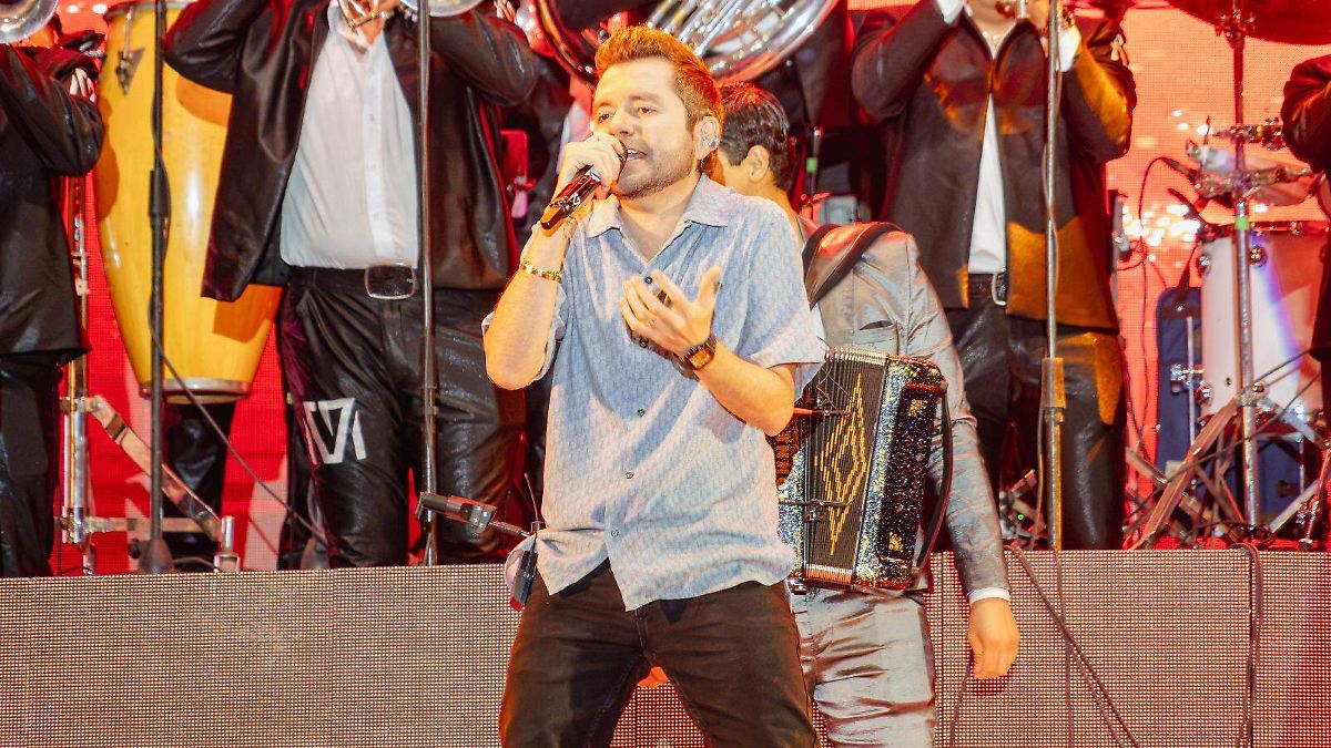 Irapuato: Memo Garza atrae a cientos en Teatro del Pueblo 2026