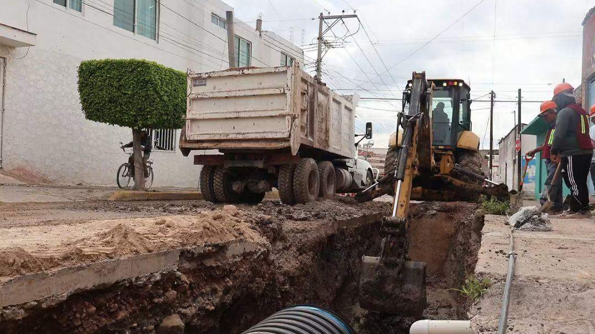 Irapuato: Supervisión de obra de drenaje en calles Hidalgo y Rocío