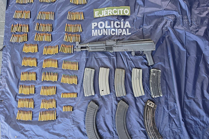 Lázaro Cárdenas: Aseguran arma larga y vehículo en la ciudad