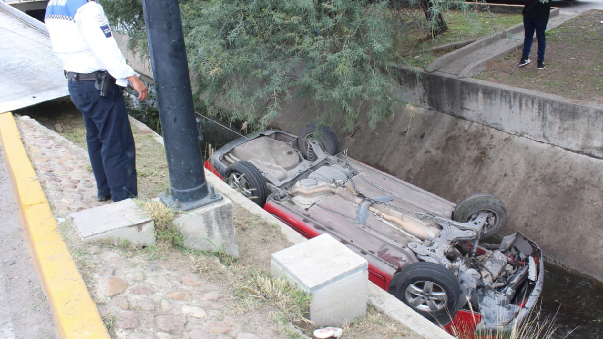 León: accidente en Colonia XYZ causa herida y afecta tráfico local