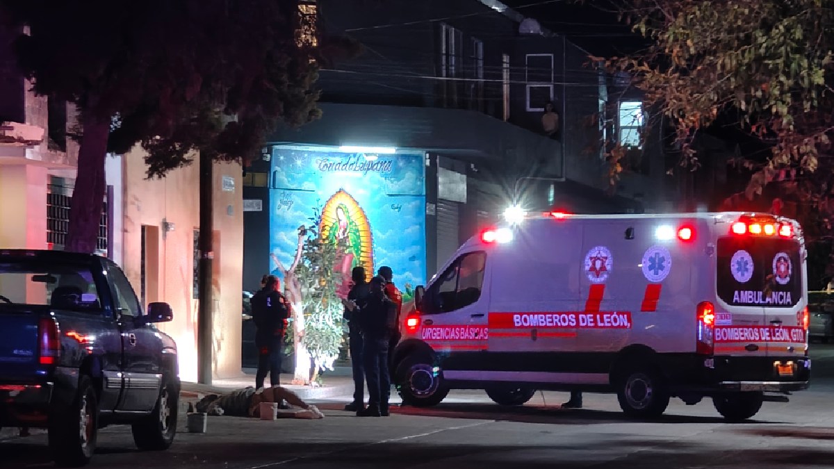 León: Hombre asesinado a balazos en la colonia Industrial; sujetos huyen en moto