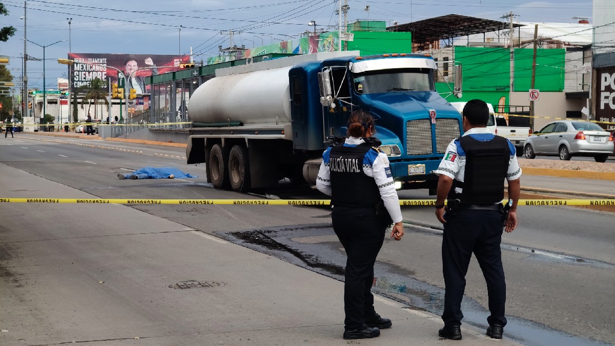 León: Hombre fallece tras ser atropellado por pipa en Torres Landa