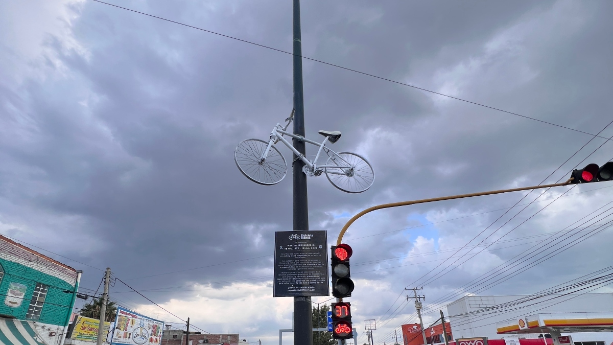León: Protesta ciclista en la colonia Bici Blanca por inseguridad vial
