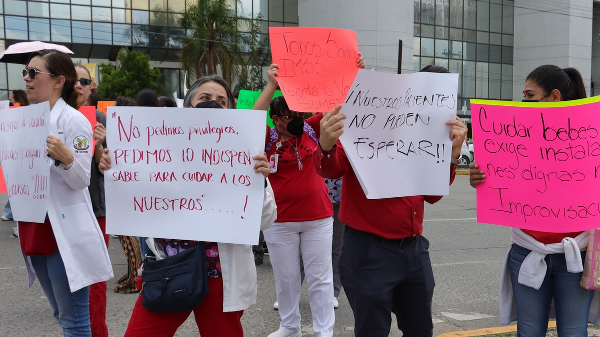 León: Trabajadores del IMSS denuncian carencias y saturación de servicios