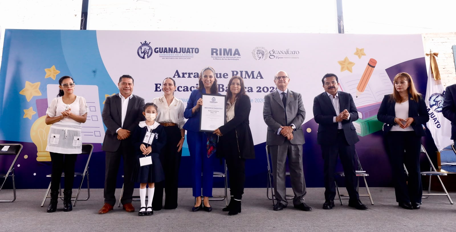 Libia Dennise presenta nuevos boletines de dependencias en la región