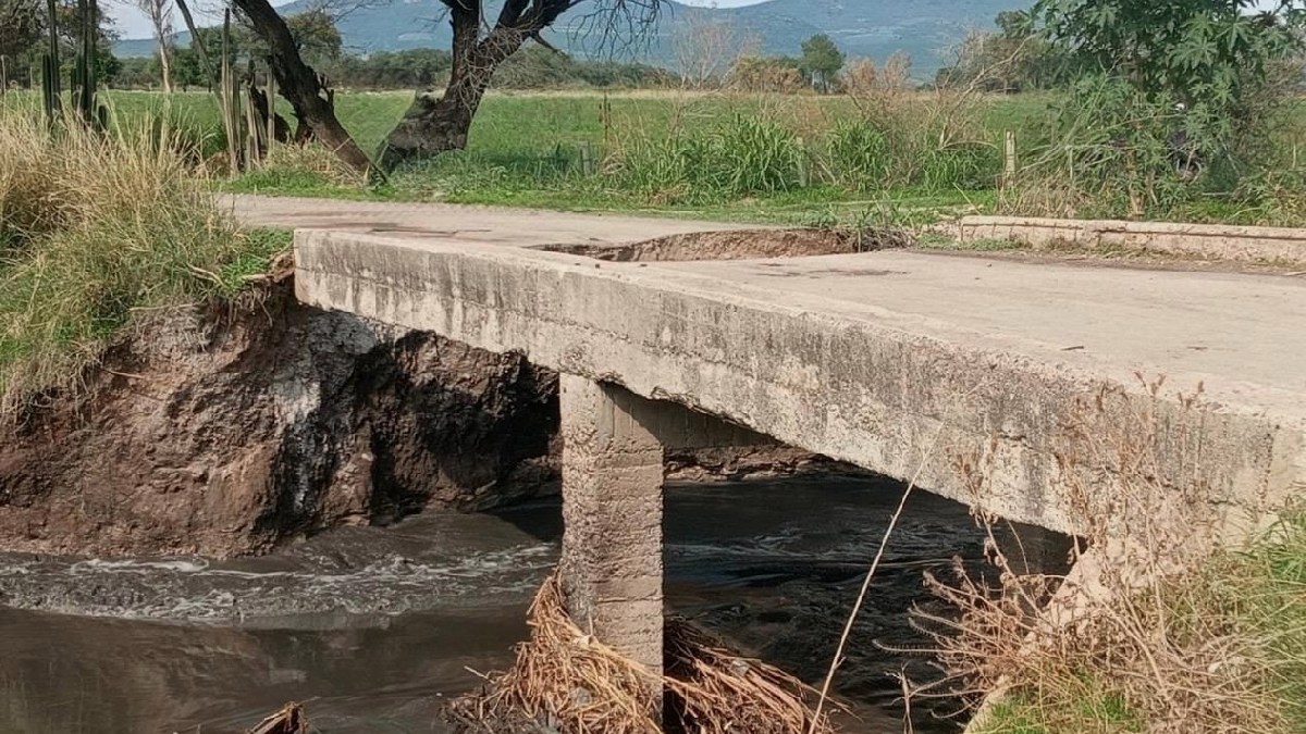 Manuel Doblado: Colapsa puente y se cierra el paso en Antiguo El Sitio