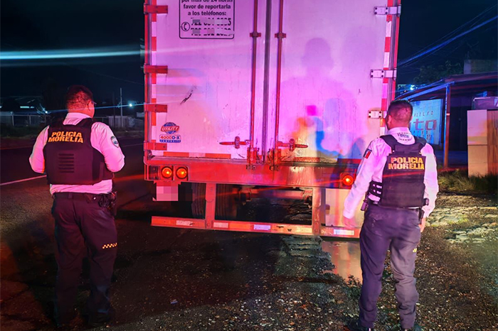 Morelia: Detienen a dos hombres con tractocamión robado