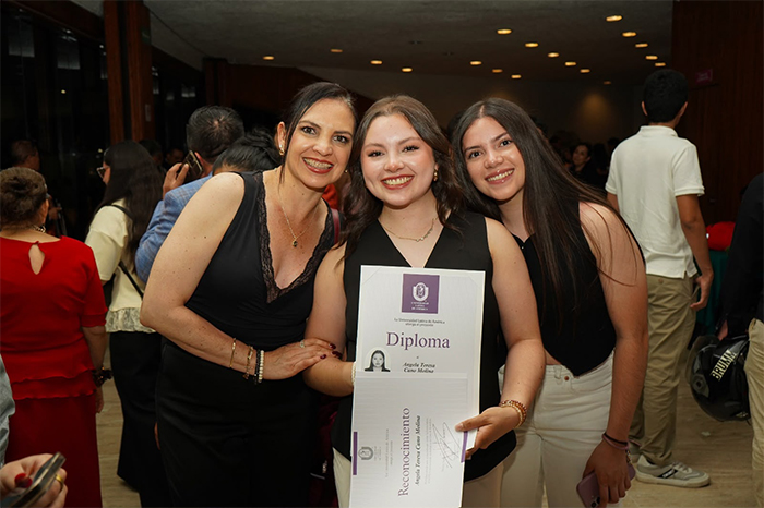 Morelia: UNLA realiza graduación de más de 400 alumnos