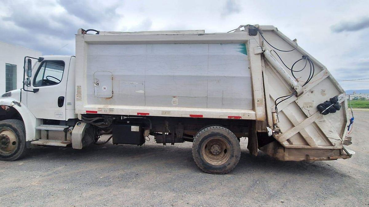 Adquieren nueve camiones para mejorar recolección de basura en Abasolo