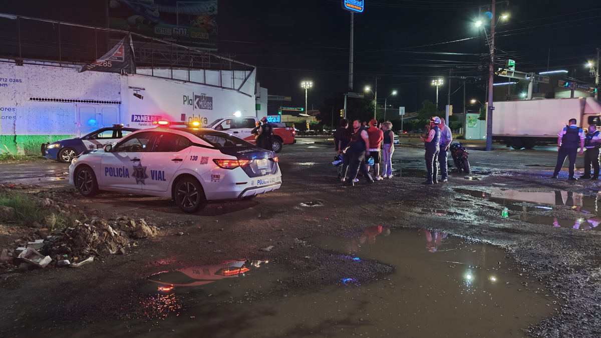 Asalto en León concluye con un delincuente atropellado por auto