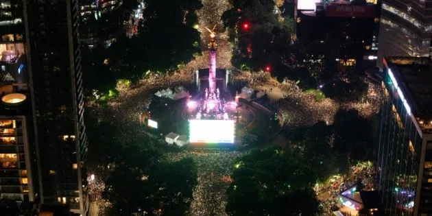 Ciudad de México: Joven se desmaya durante festejos en el Ángel