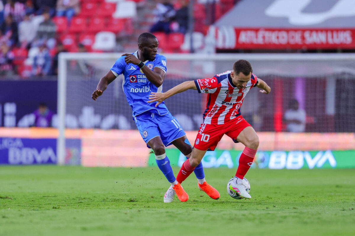Cruz Azul remonta y vence al Atlético de San Luis en un partidazo