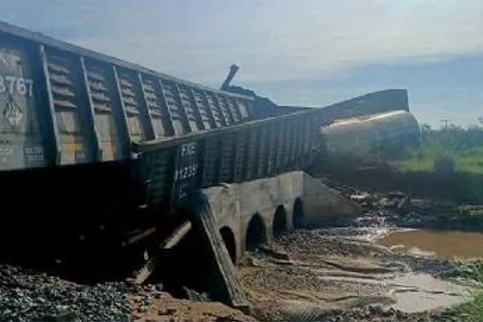 Descarrilamiento en Sonora provoca derrame de 60 mil litros de químico