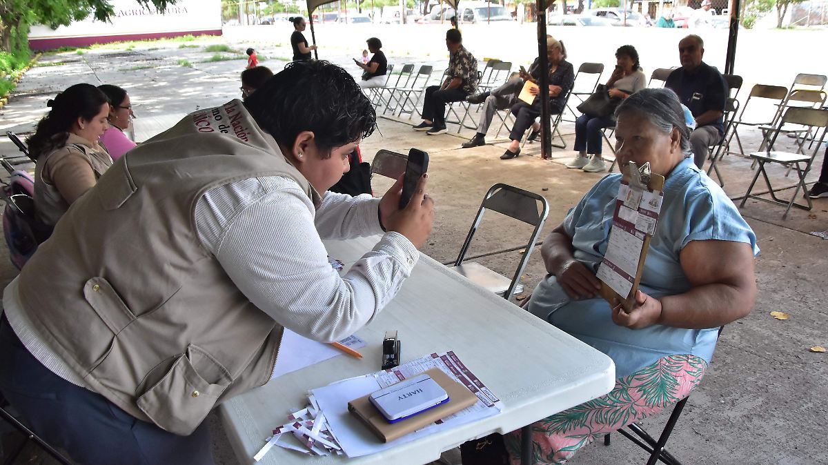 Dificultades en la Pensión del Bienestar en Irapuato por falta de efectivo