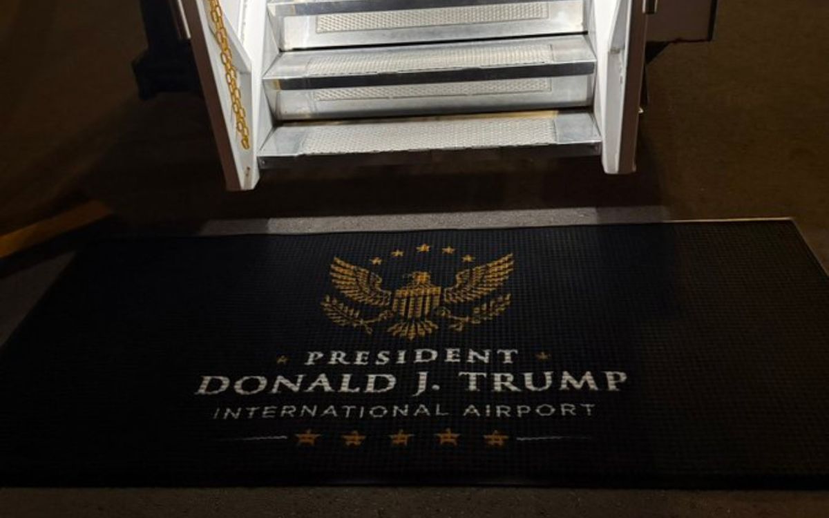 Estados Unidos renombra aeropuerto en honor a Donald Trump