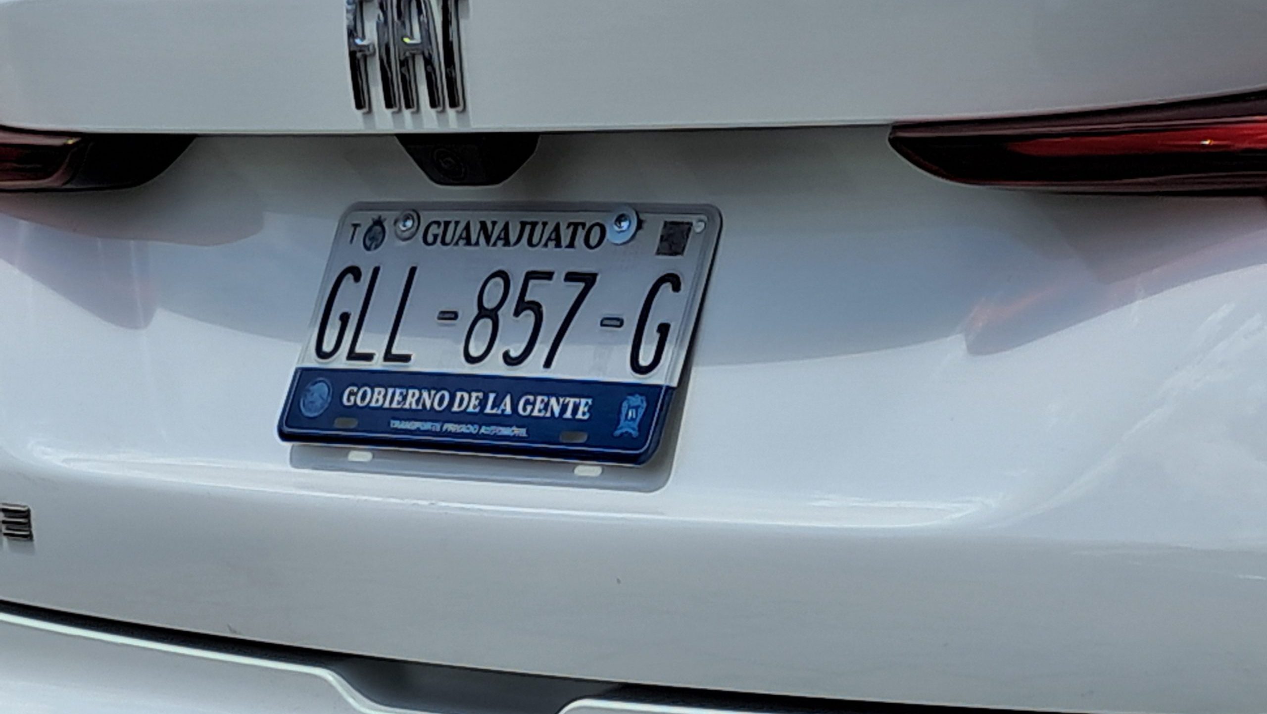 Guanajuato: Gasta 97 millones en cambio de placas de vehículo