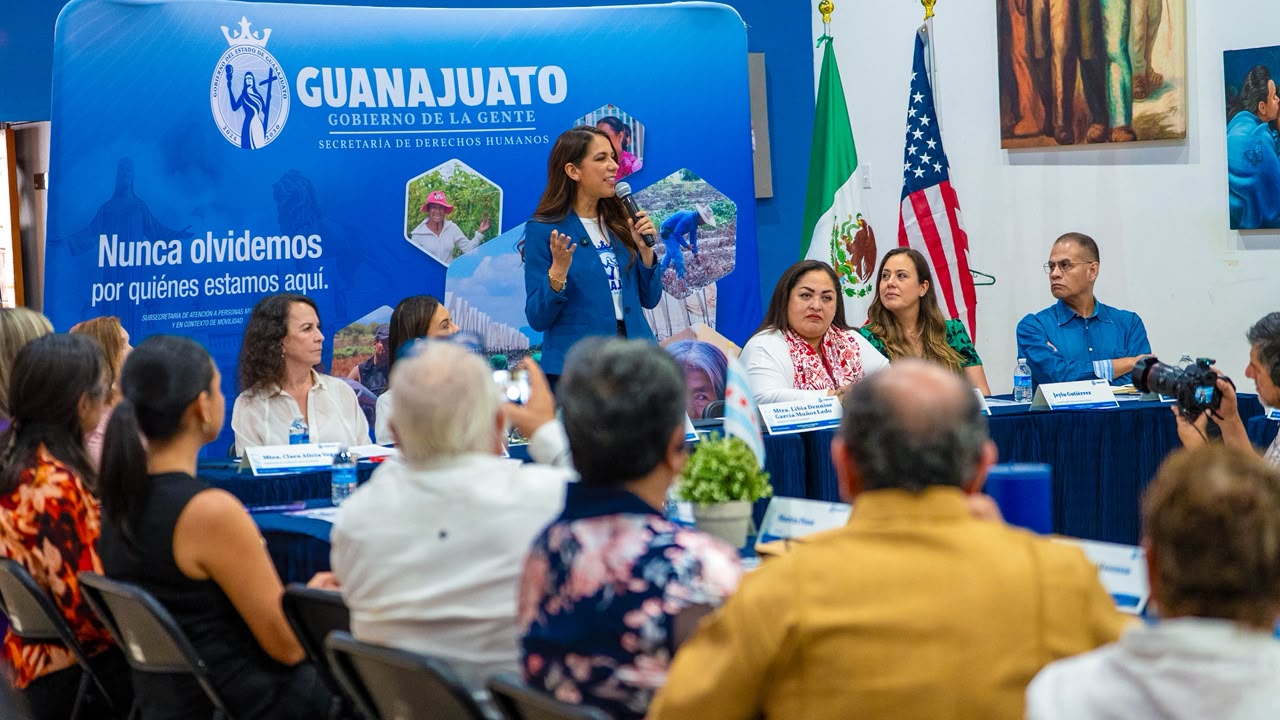 Guanajuato: Libia Dennise atiende a migrantes en gira en Chicago