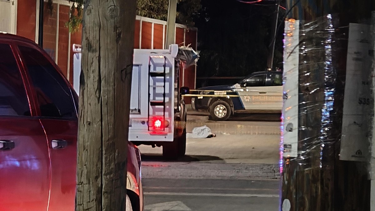 Hombre asesinado a balazos frente a escuela en León, Guanajuato